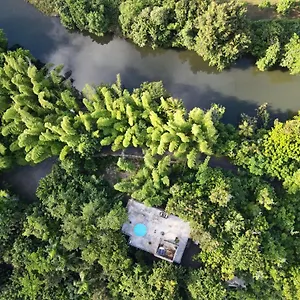 Dos Aguas Bed & Breakfast